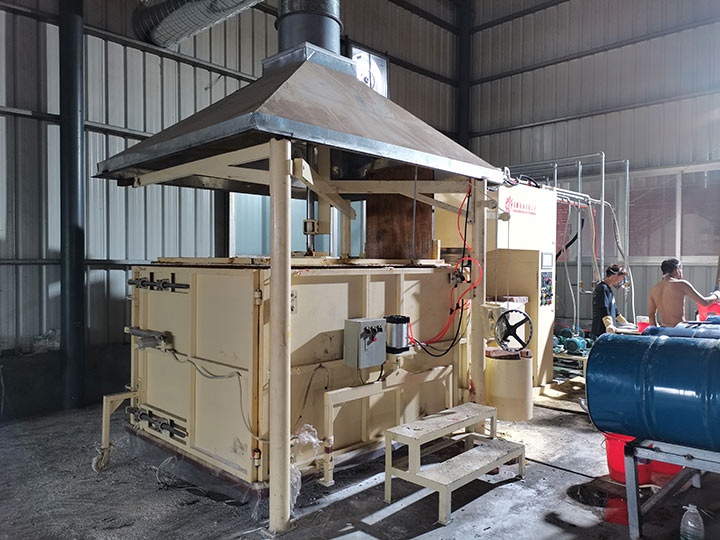 Box type semi-automatic foaming machine